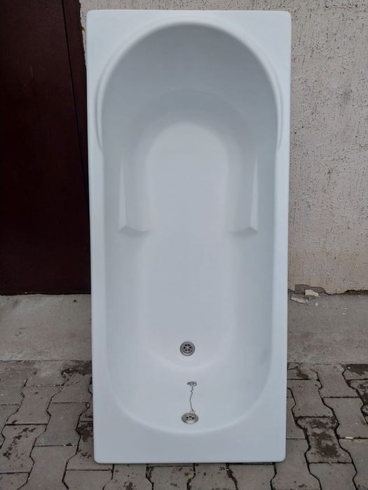 Акриловая ванна б/у 1,60*0,70