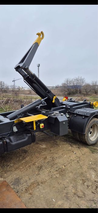 VÂND/SCHIMB Iveco An 2022 cu Abrollkipper nou Jimeca