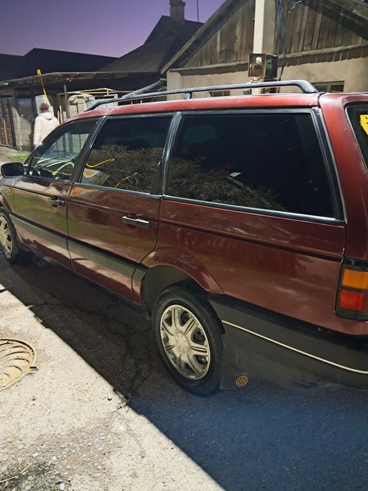 Пассат б 3 в отличном состоянии.