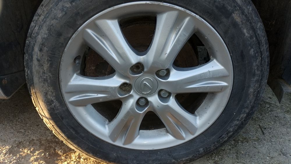 Лексус ИС 220 д 2007 г само на части.