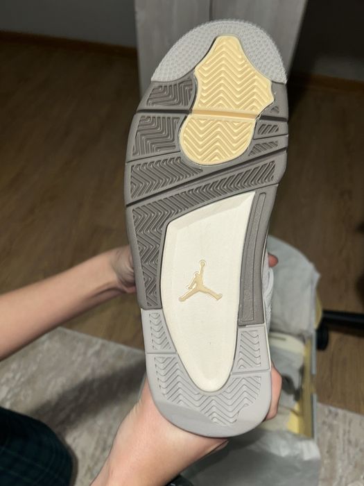 Jordan 4 Photon Dust