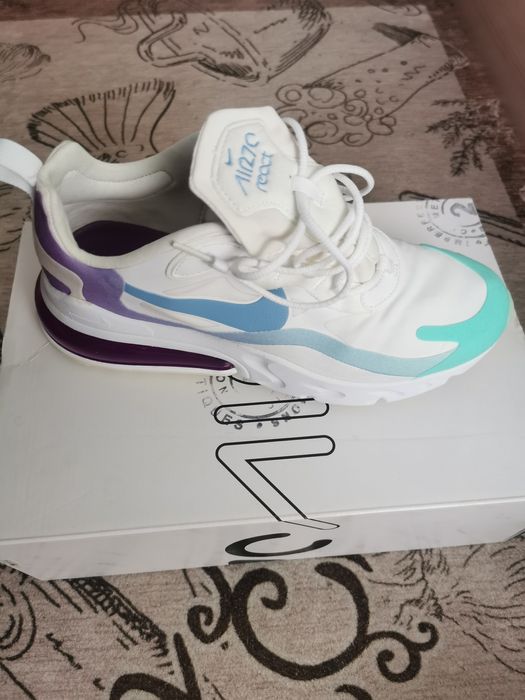 Adidași Nike Air270 React