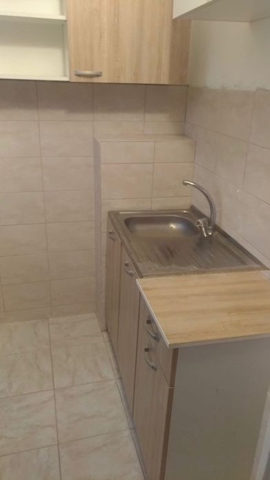 Dau in chirie garcioniera de 28 mp