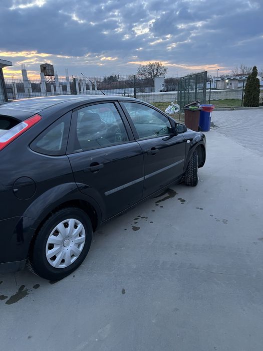 Vand Ford focus 1,6 benzina