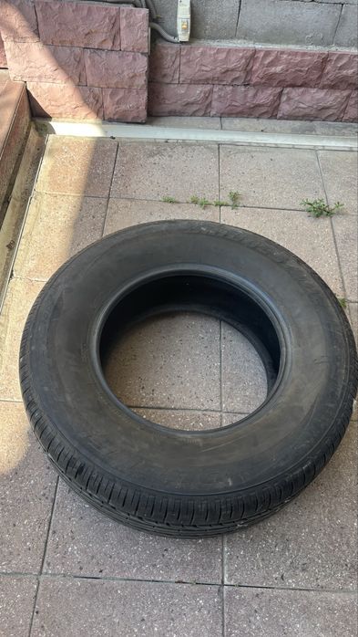Продам шину на крузак 17 размер