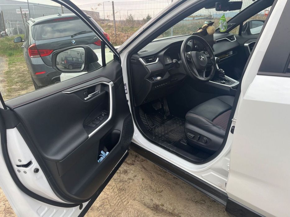 Toyota RAV4 Toyota RAV4 style bi-tone phev in stare excelenta, primul proprietar