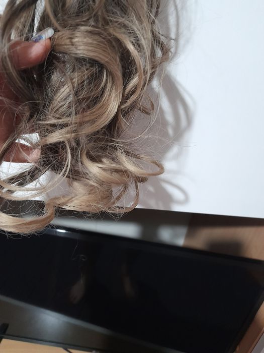 Coada de par blond mediu balayage