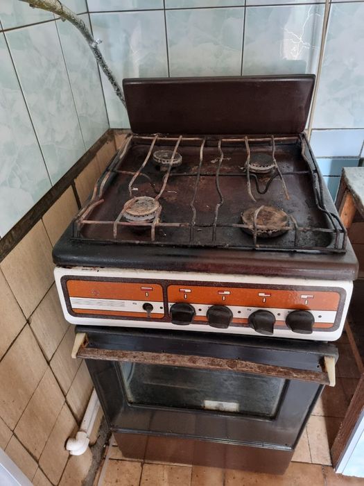 Gaz plitasi sotiladi