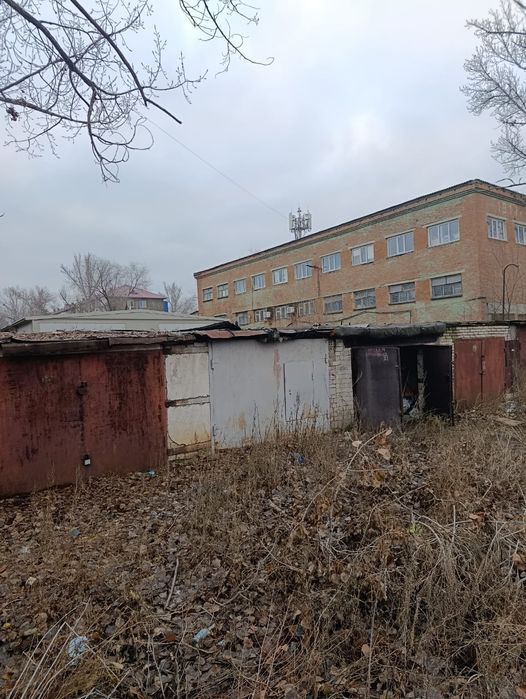 Продам гараж район магазин Урал
