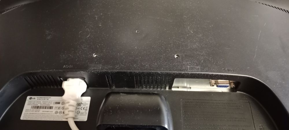 Монитор 22 дюйма