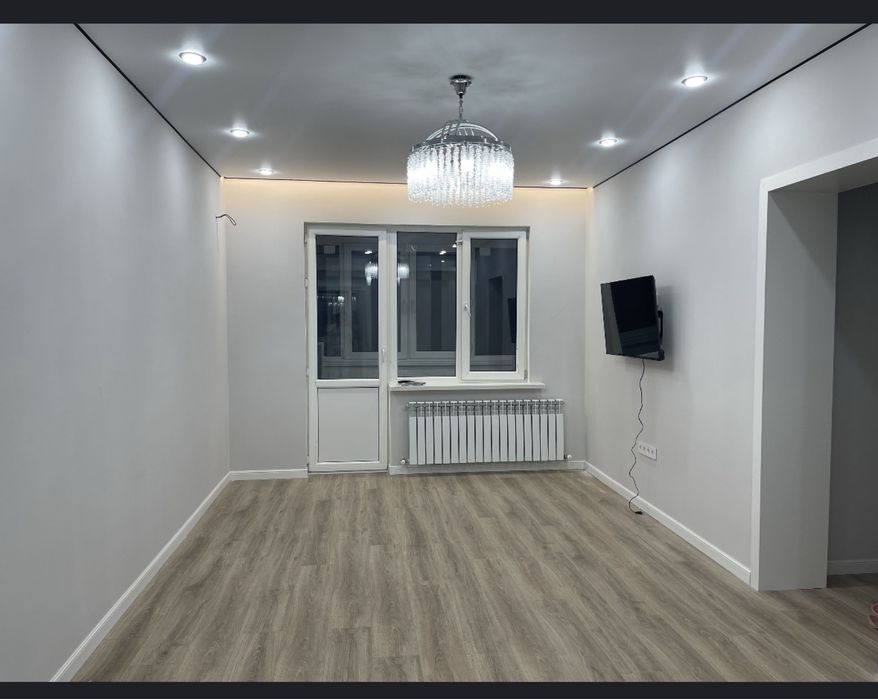 Левый берегте 3 бөлмелі пәтер ұзақ мерзімге жалға берілед!