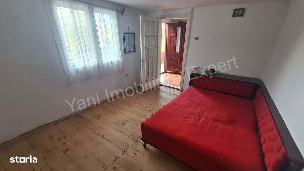 Casă de vânzare în comuna Domnești, județ Argeș.