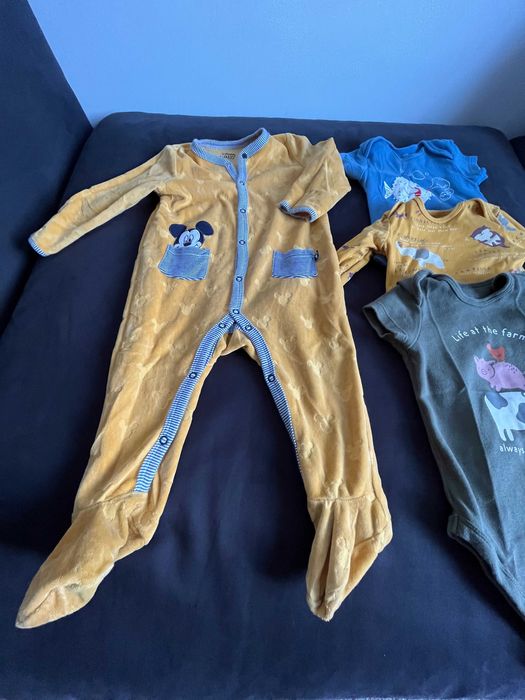 body + pijama copii  C&A marimea 80