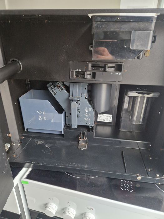 Кафемашина за вграждане Miele