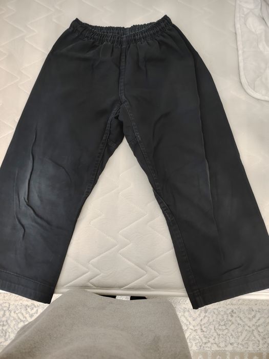 Продам кимоно 2 шт...