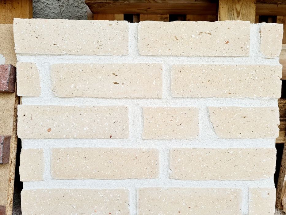 Caramida aparenta noua