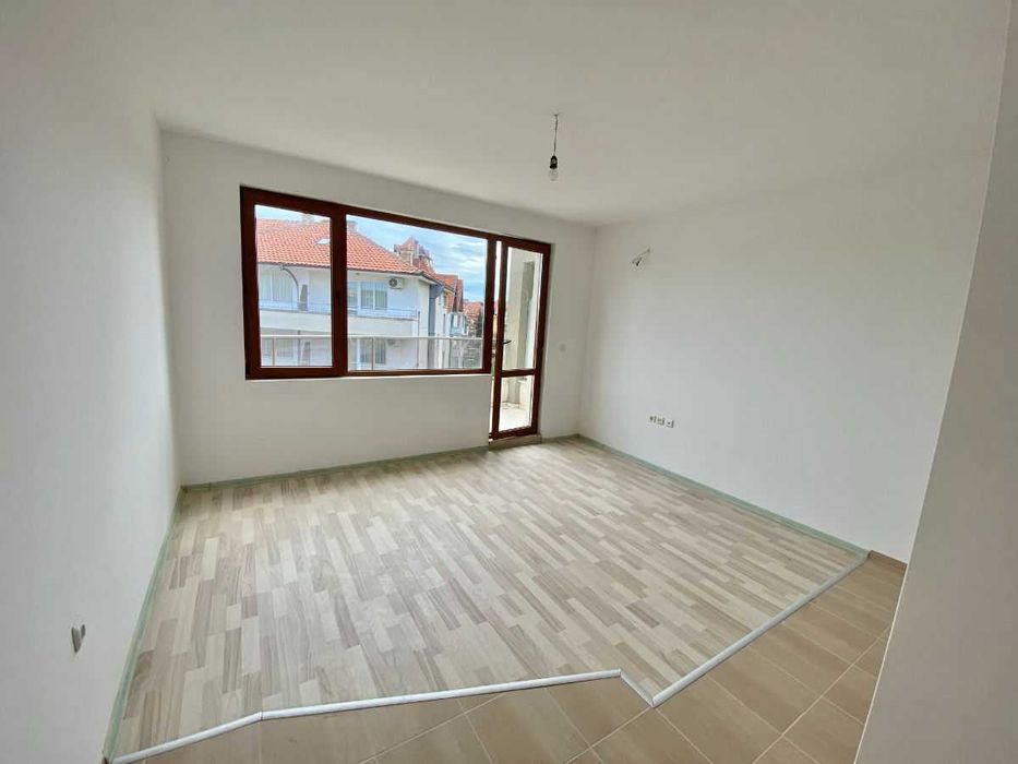 Продава се Четиристаен апартамент в с. Равда, Област Бургас - 175 кв.м за 743 €/кв.м - Снимка #2