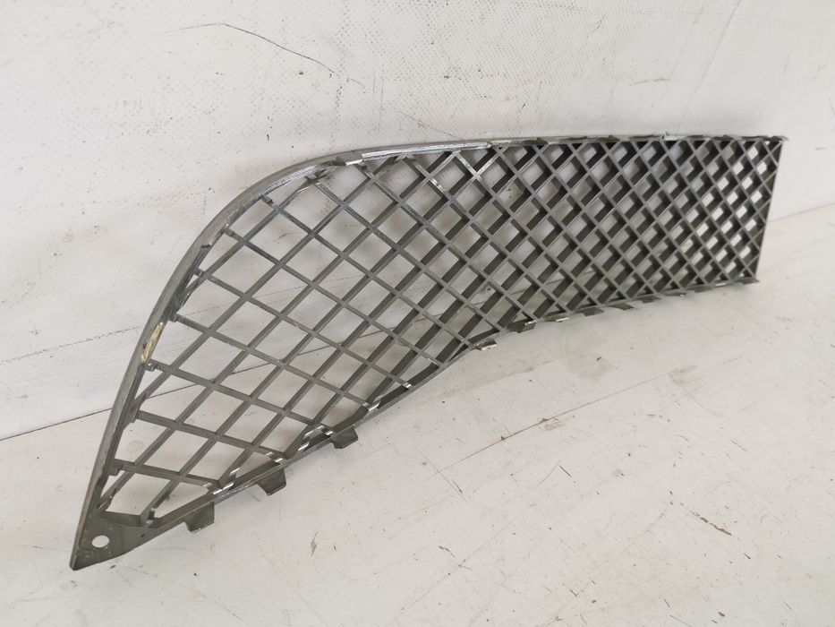 Бентли Континентал ГТ / Bentley Continental GT Оригинална долна решетк