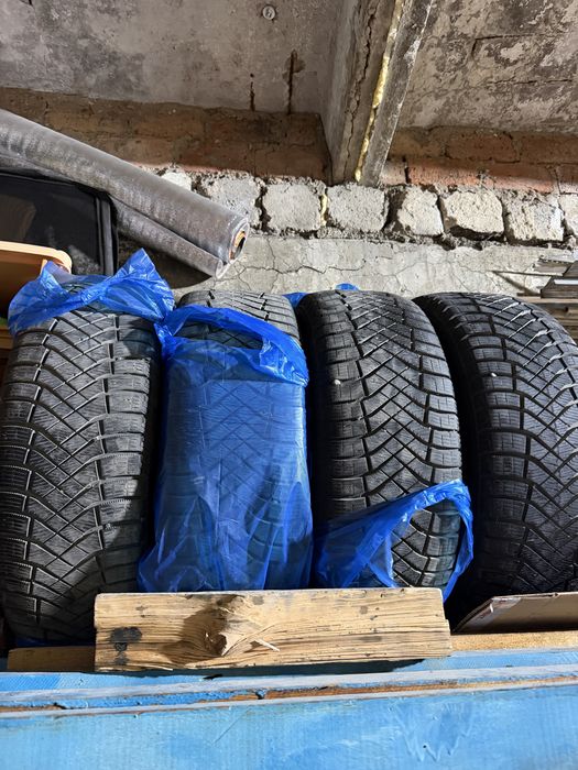 Шины  PIRELLI 225/60/17