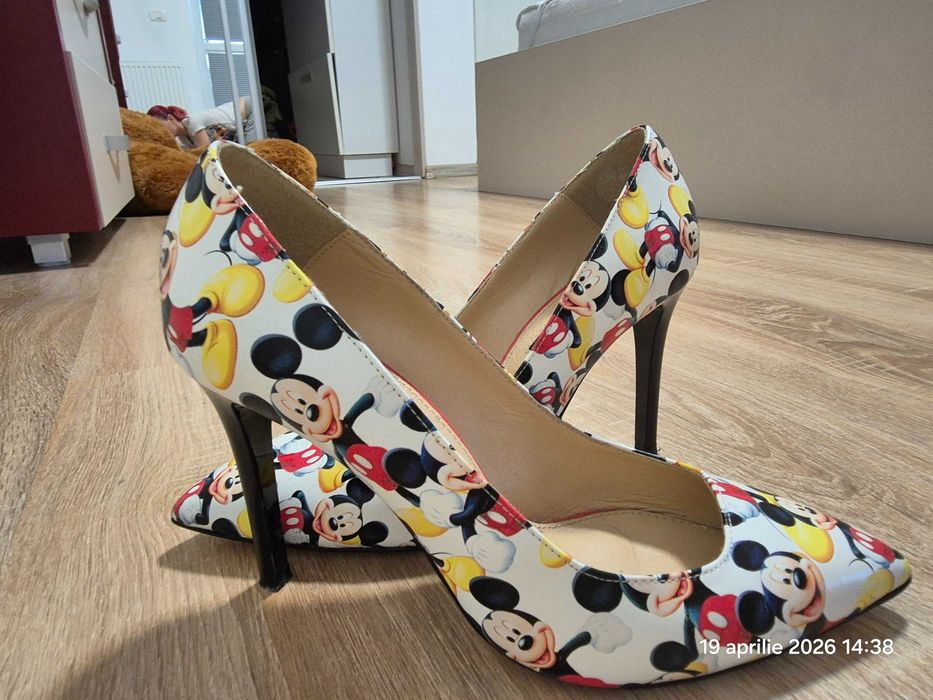 Vand pantofi dama marimea 37
