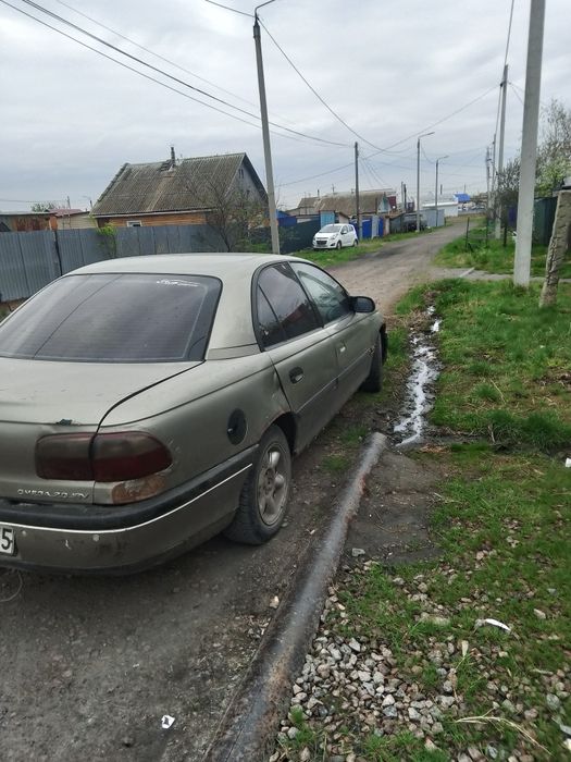 Продам машину  срочно