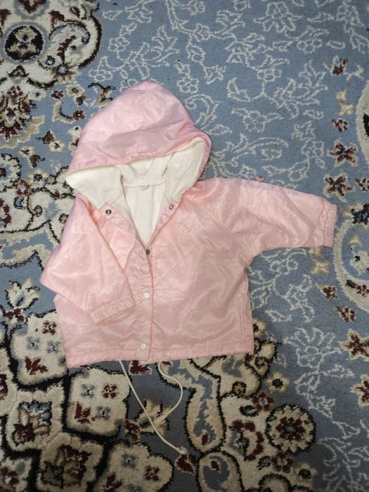 Продам детскую ветровку
