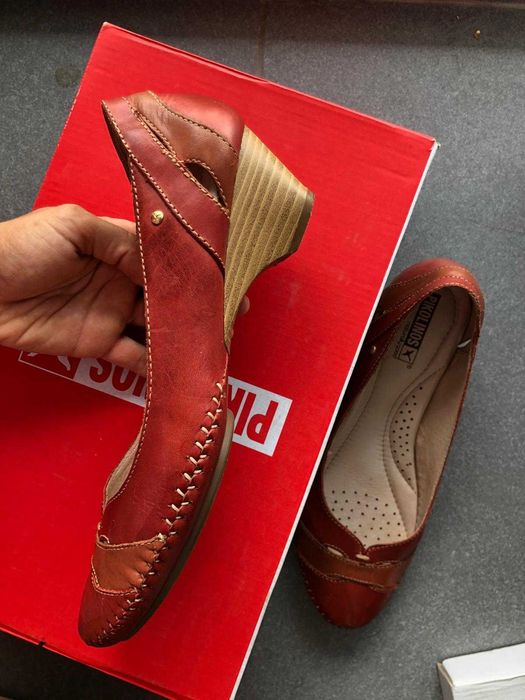 Pikolinos спортно-елегантен стил, естествена кожа, 39 номер