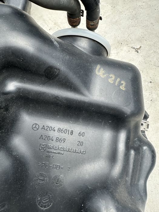Vas rezervor / bidon  stropgel / lichid spalare parbriz Mercedes x174 w204 w205 w207 / w211 / w212 / w219 / w221 c class / cls / e class / s class