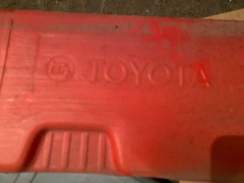 Аварийни светлоотразителни триъгълници