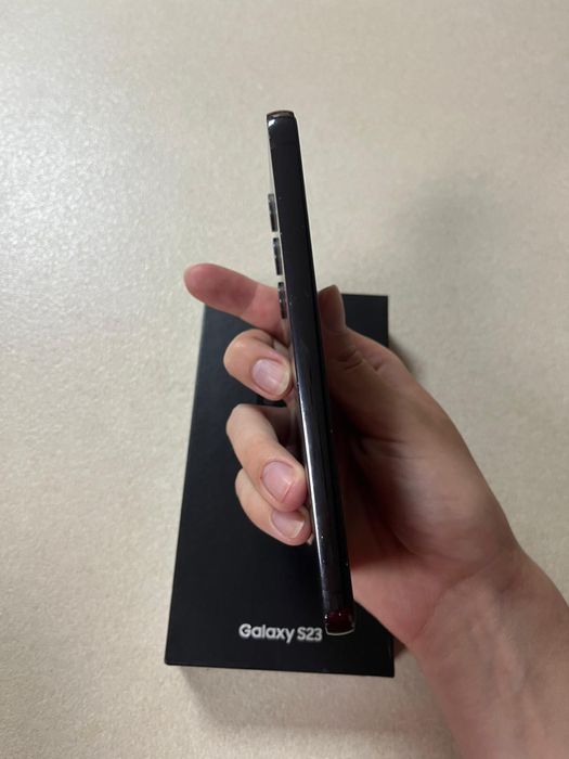 Samsung Galaxy S23 – stare foarte bună, cutie și accesorii