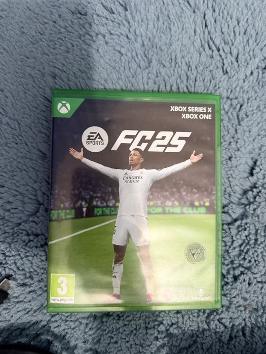 Xbox one s cu doua manete originale si 2 jocuri