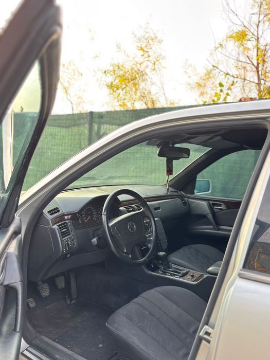 Mercedes-Benz E-class w210