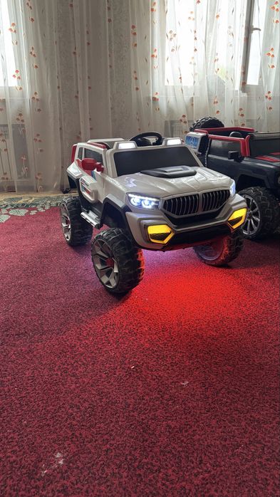 Детские машины двухместные 2штук