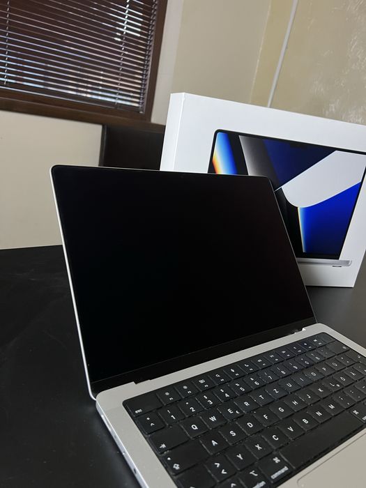 MacBook Pro M1 Pro | 32 GB RAM | 512 GB SSD + подаръци
