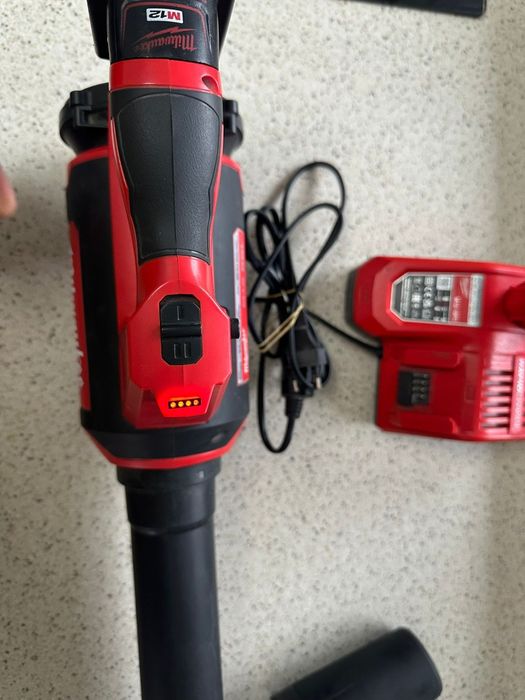 Suflanta Milwaukee M 12 BBL