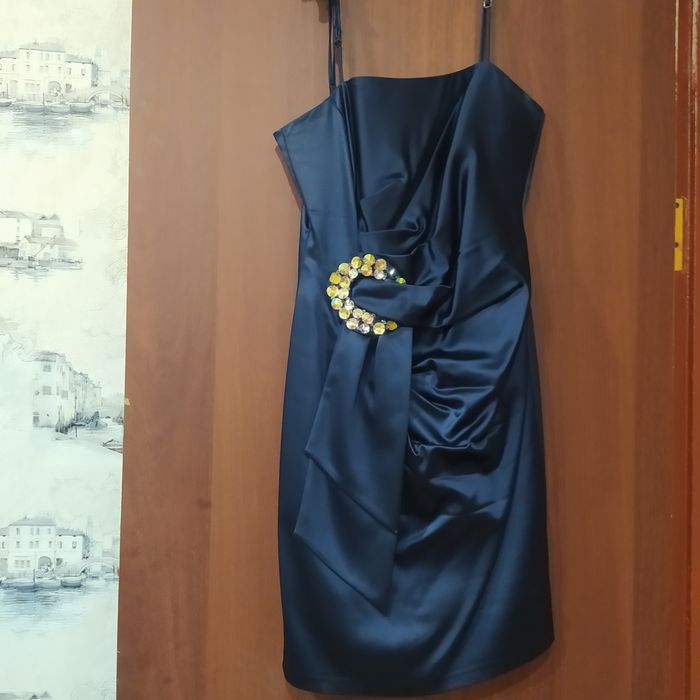 Продам платье 2штуки