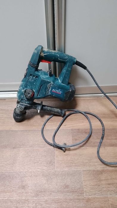 Продам Перфоратор 1500 в