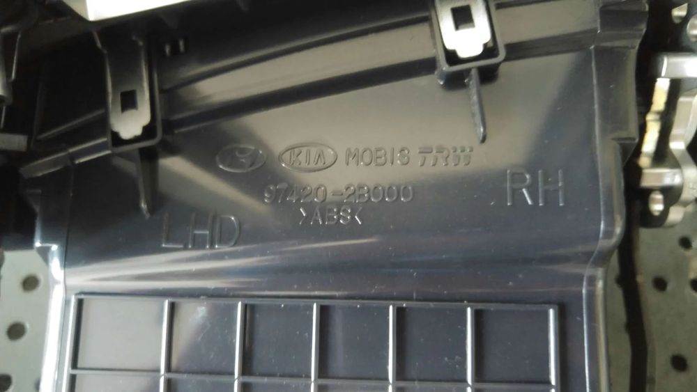 Consola rama centrala cu grile ventilatie hyundai santa fe 2 cm 974202b000