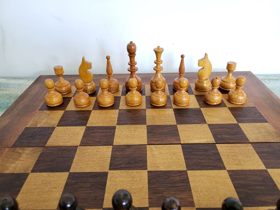 #4 Шахмат с табла