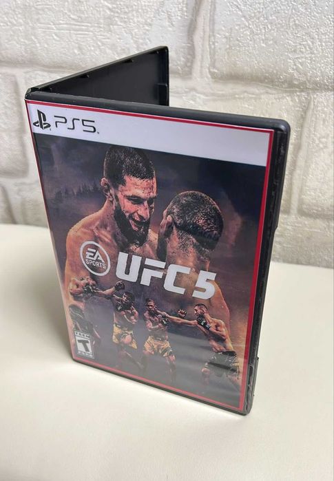 Продам диск с игрой UFC 5 PS5