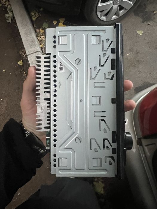 Магнитола Pioneer MVH-230BT