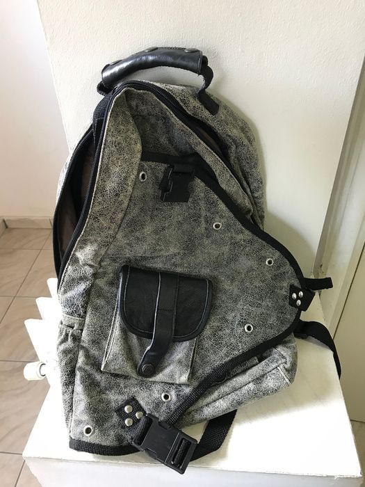 Rucsac din piele nou cu multe buzunare