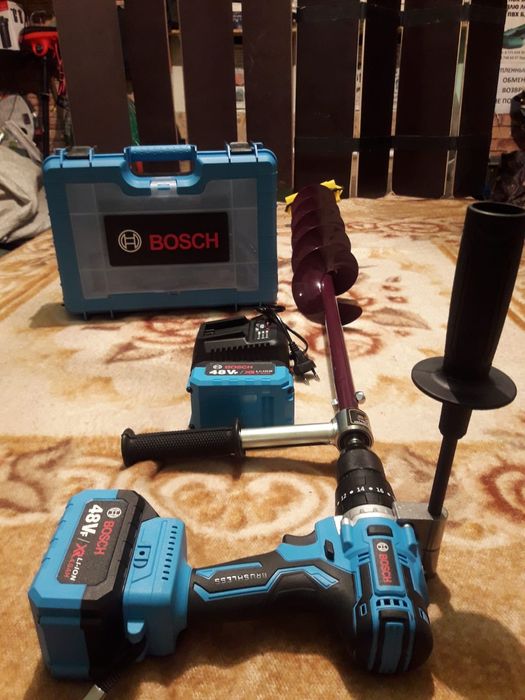 Палатка. Ледобур шуруповерт. Девольт в сборе .