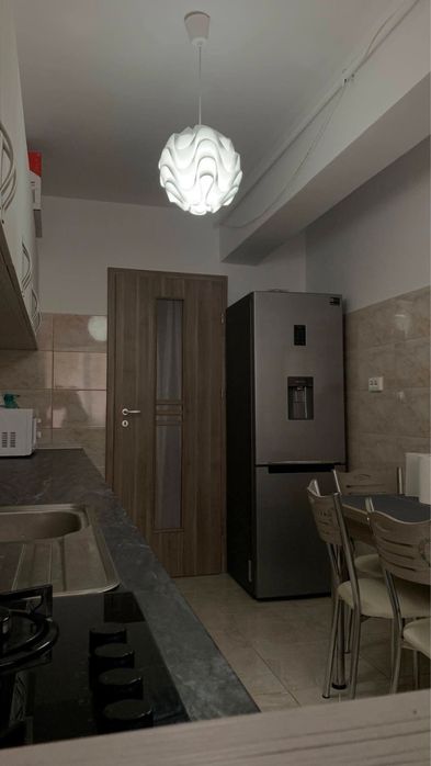 Inchiriez apartament Floresti, zona Eroilor,  3 camere, 75mp
