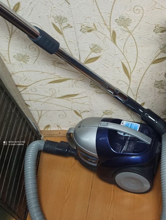 Пылесос SCARLET 1500
