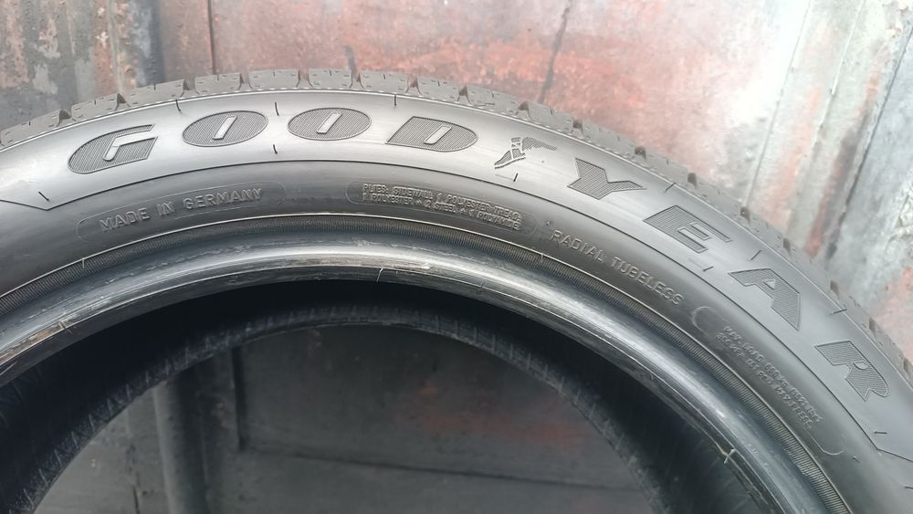 225/50/18 Goodyear