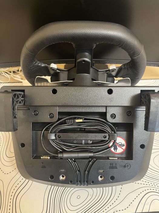 Volan gaming logitech