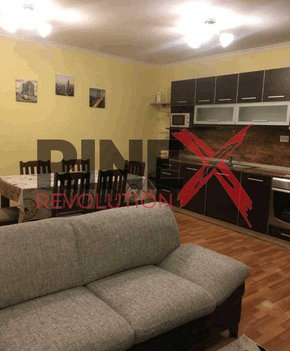 Дава се под наем Тристаен апартамент в Пловдив, Старият град - 100 кв.м за 800 € - Снимка #1