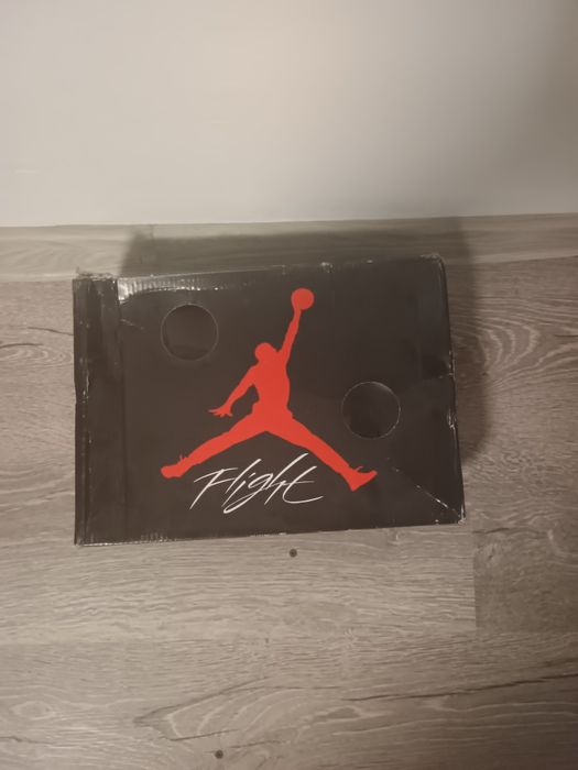 Jordan 4 noi in cutie