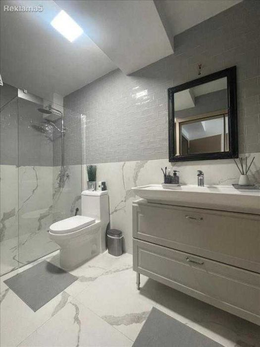 Дава се под наем Двустаен апартамент в Бургас, Лазур - 65 кв.м за 204 € - Снимка #3